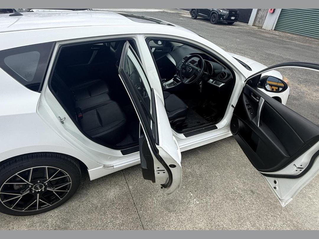 Photo '6' of Mazda Mazda3 Sporthatch SP25