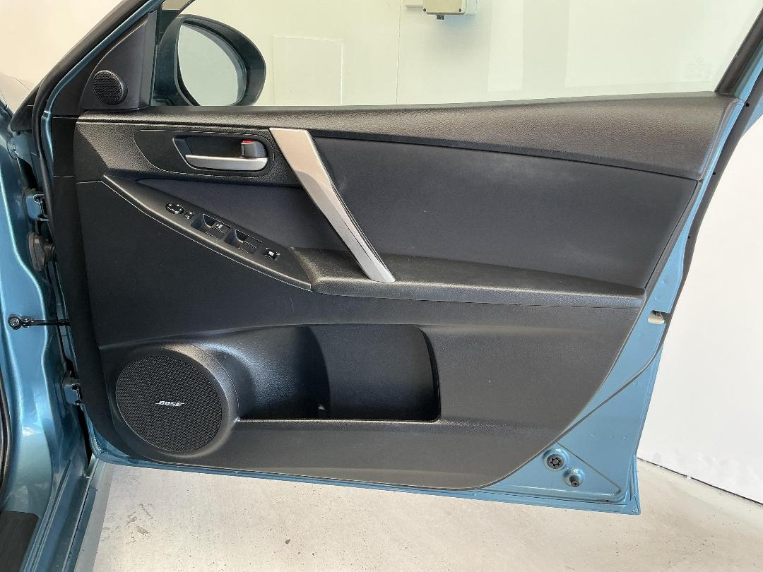 Photo '15' of Mazda Mazda3