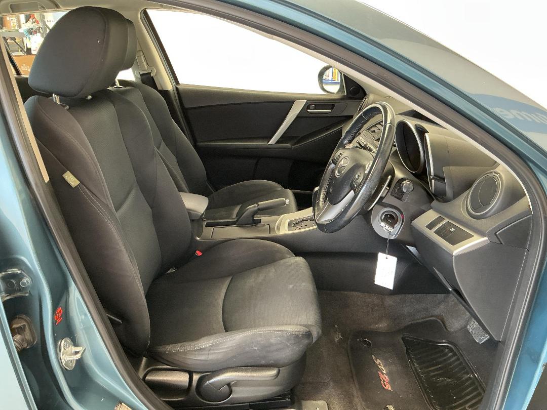 Photo '16' of Mazda Mazda3