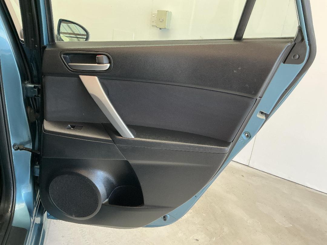 Photo '19' of Mazda Mazda3