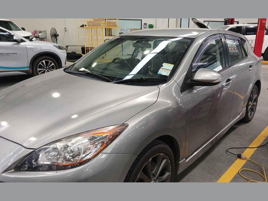 Photo '2' of Mazda Mazda3 Sporthatch SP25