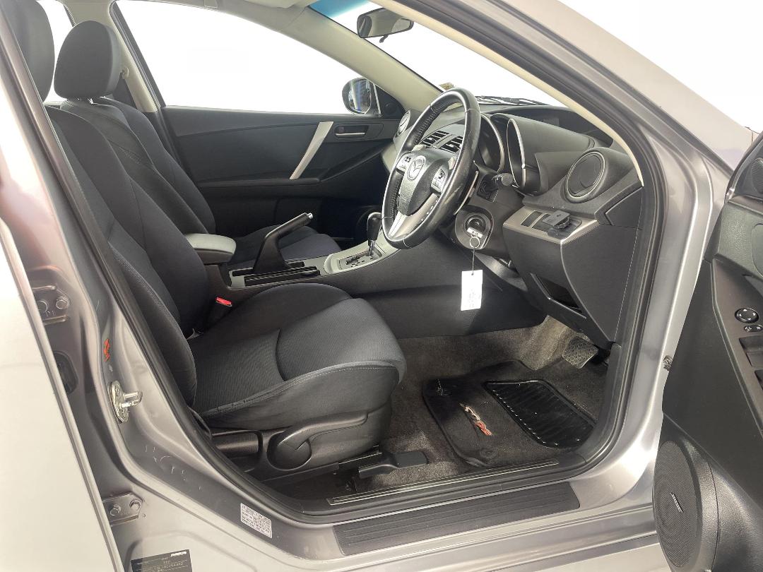 Photo '16' of Mazda Mazda3