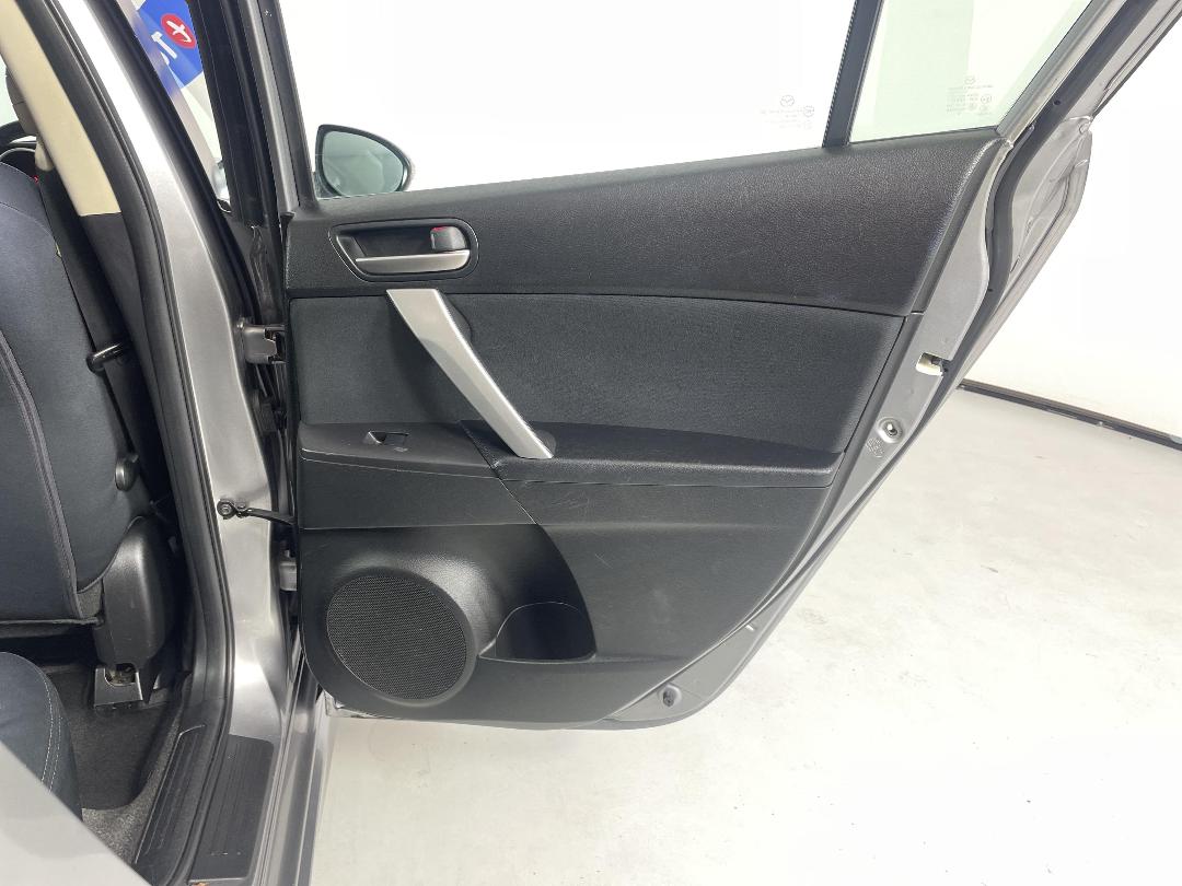 Photo '19' of Mazda Mazda3