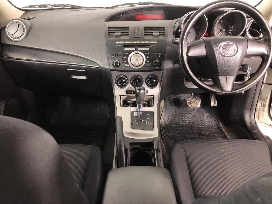 Photo '17' of Mazda Mazda3 Photo '17' of Mazda Mazda3