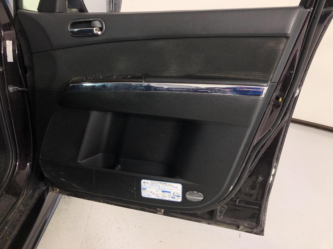 Photo '13' of Mazda MPV