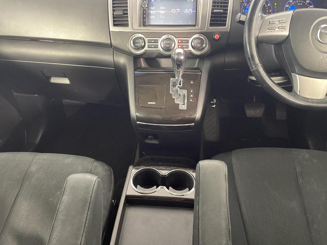 Photo '18' of Mazda MPV