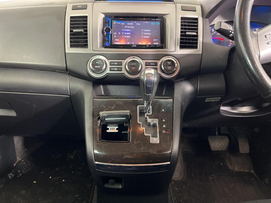 Photo '16' of Mazda MPV