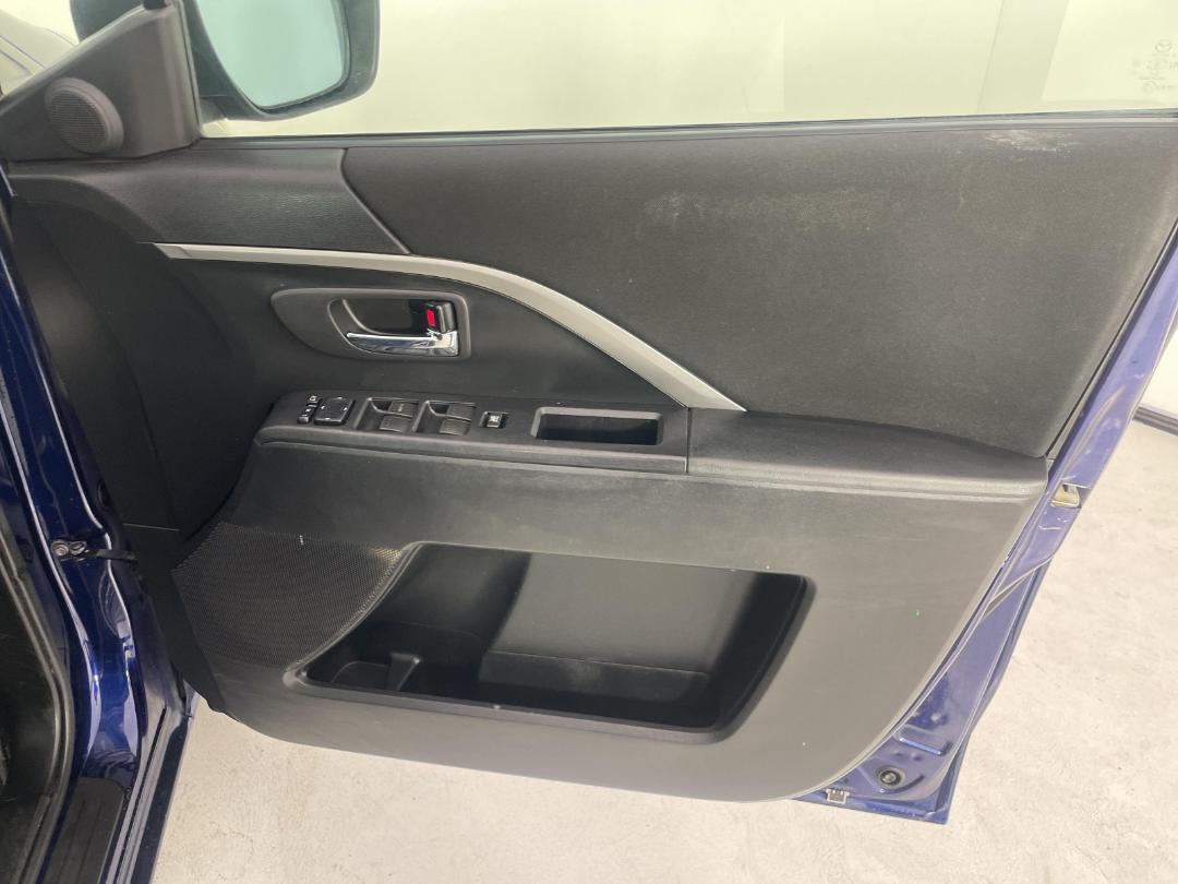 Photo '15' of Mazda Premacy Photo '15' of Mazda Premacy