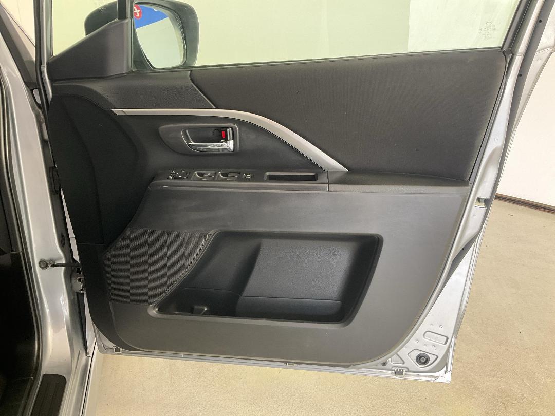 Photo '15' of Mazda Premacy Photo '15' of Mazda Premacy