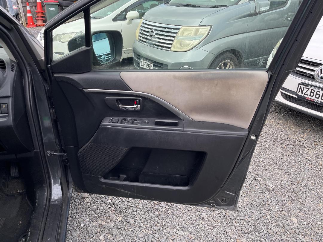 Photo '12' of Mazda Premacy Photo '12' of Mazda Premacy