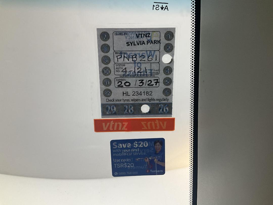 Photo '23' of Mazda Premacy