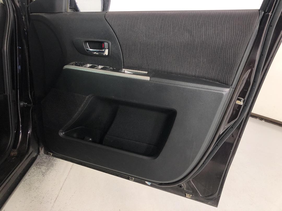 Photo '13' of Mazda Premacy Photo '13' of Mazda Premacy