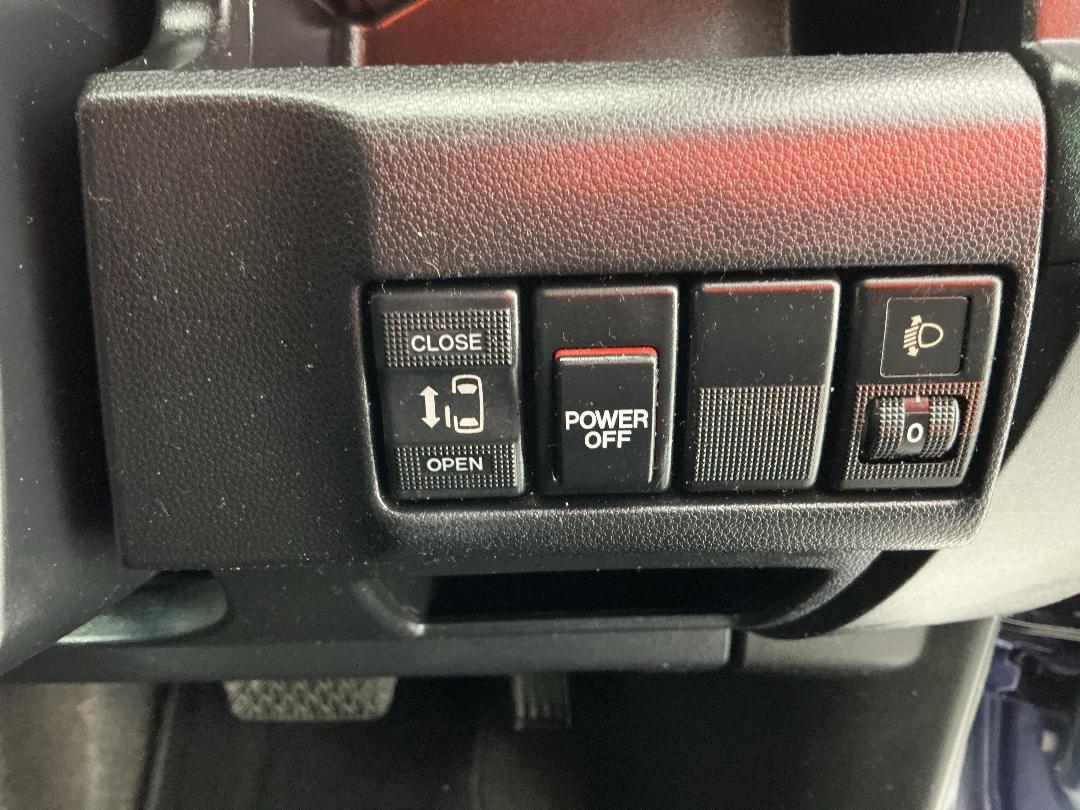 Photo '24' of Mazda Premacy