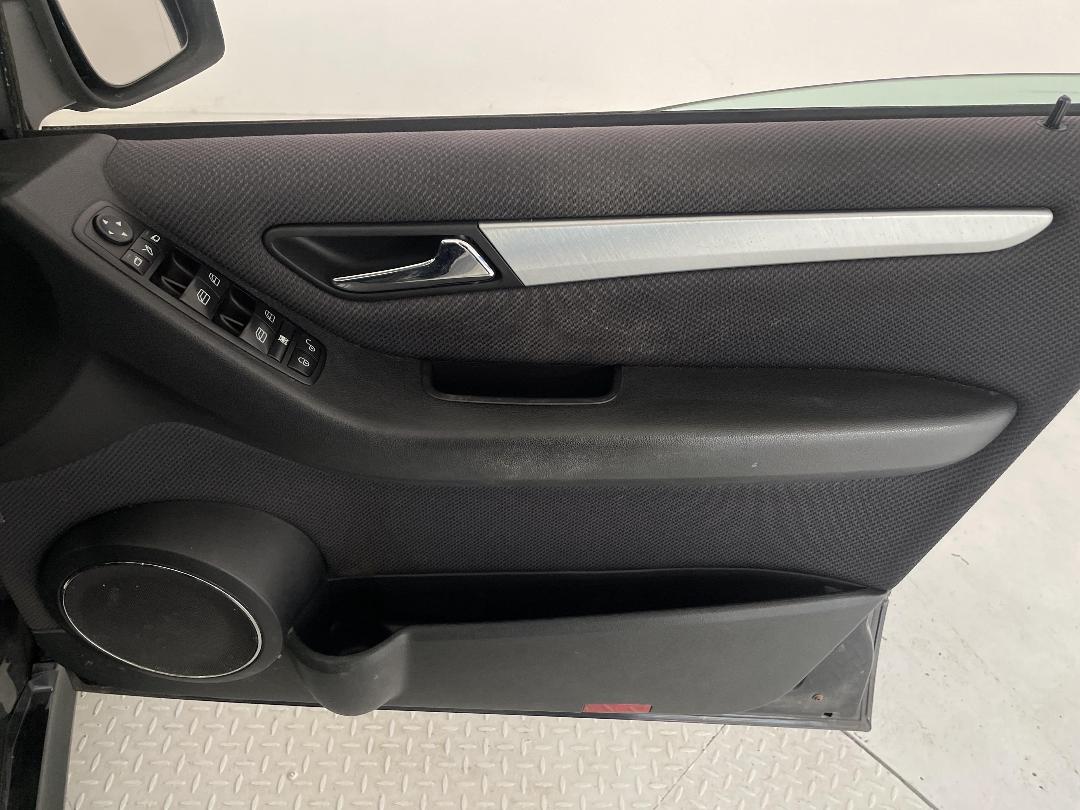 Photo '15' of Mercedes-Benz B180