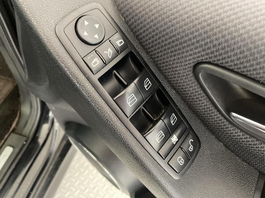 Photo '23' of Mercedes-Benz B180