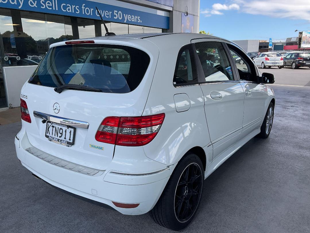 Photo '7' of Mercedes-Benz B200