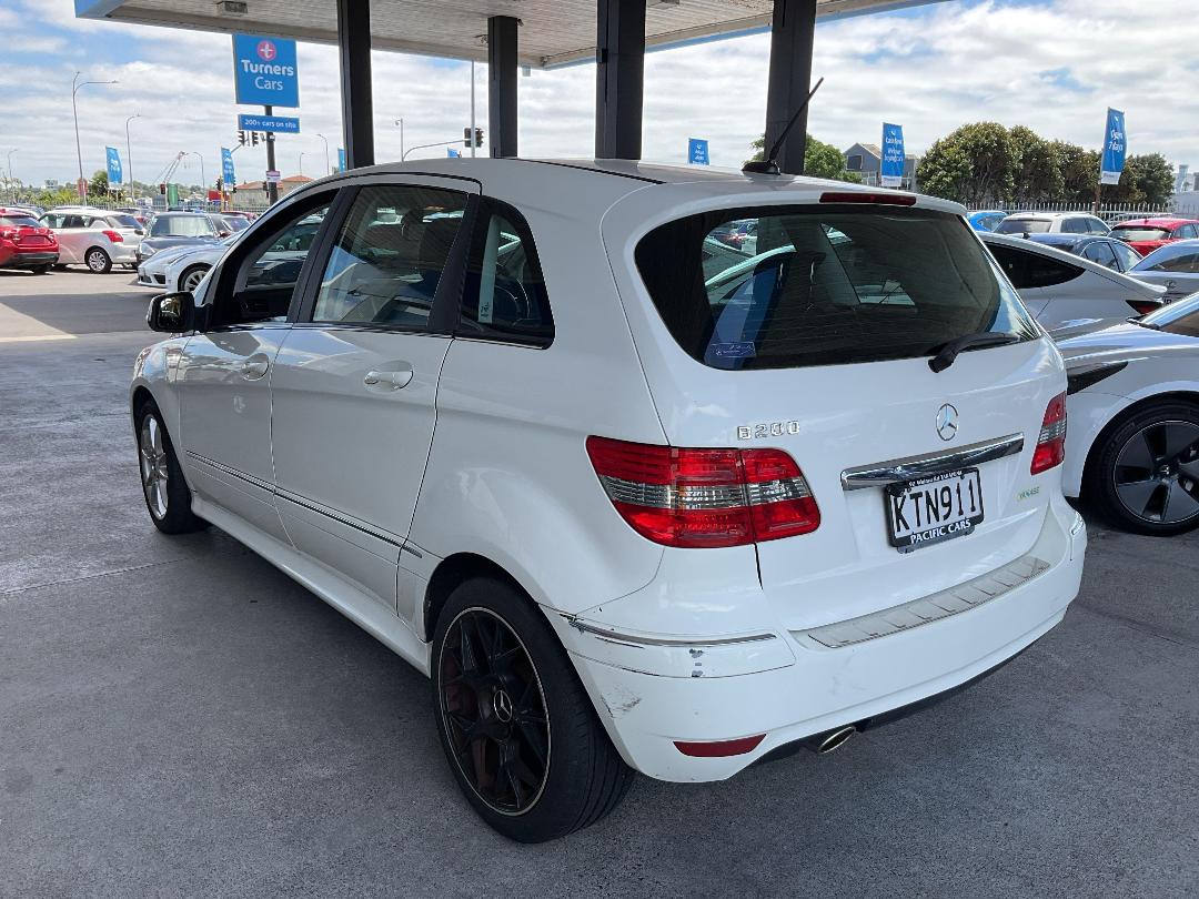Photo '9' of Mercedes-Benz B200