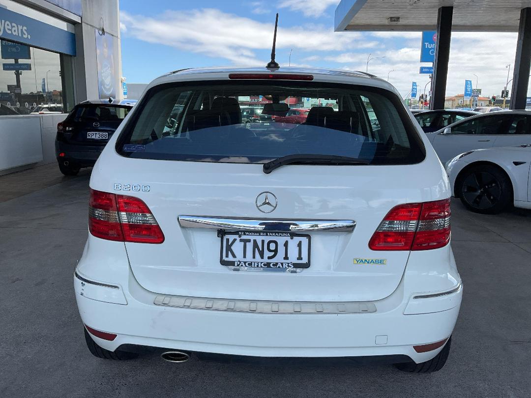Photo '8' of Mercedes-Benz B200