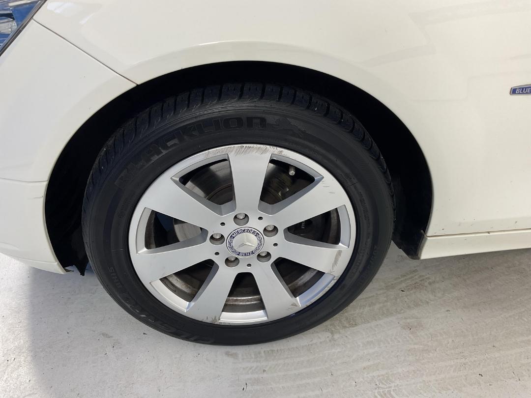 Photo '10' of Mercedes-Benz C200 Photo '10' of Mercedes-Benz C200