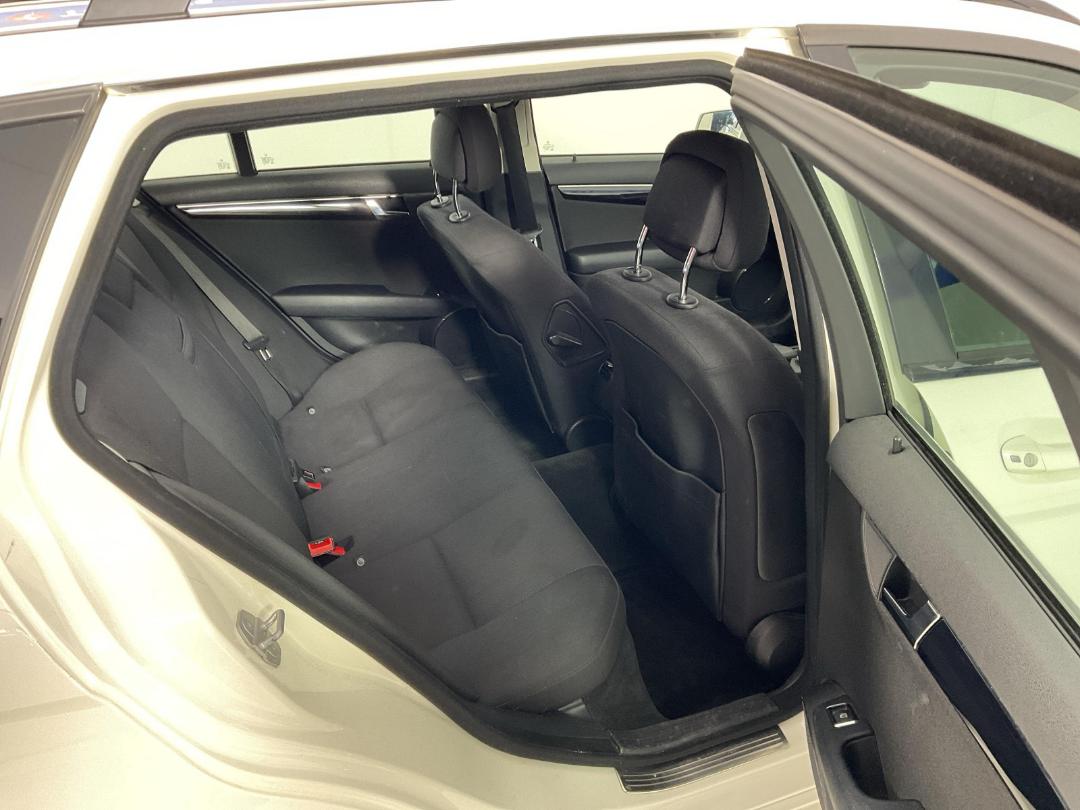 Photo '20' of Mercedes-Benz C200 Photo '20' of Mercedes-Benz C200