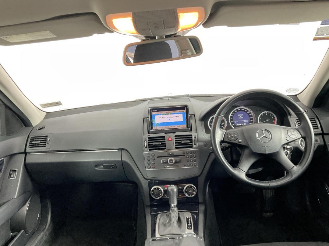 Photo '17' of Mercedes-Benz C200 Photo '17' of Mercedes-Benz C200