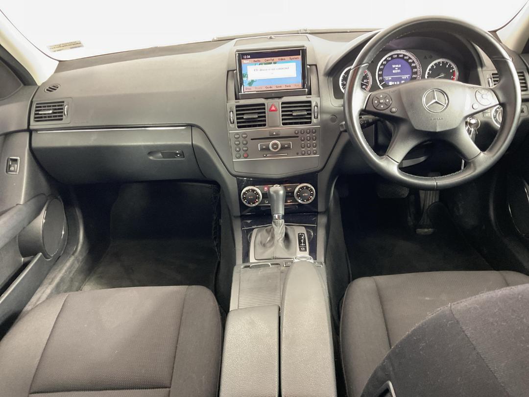 Photo '18' of Mercedes-Benz C200 Photo '18' of Mercedes-Benz C200