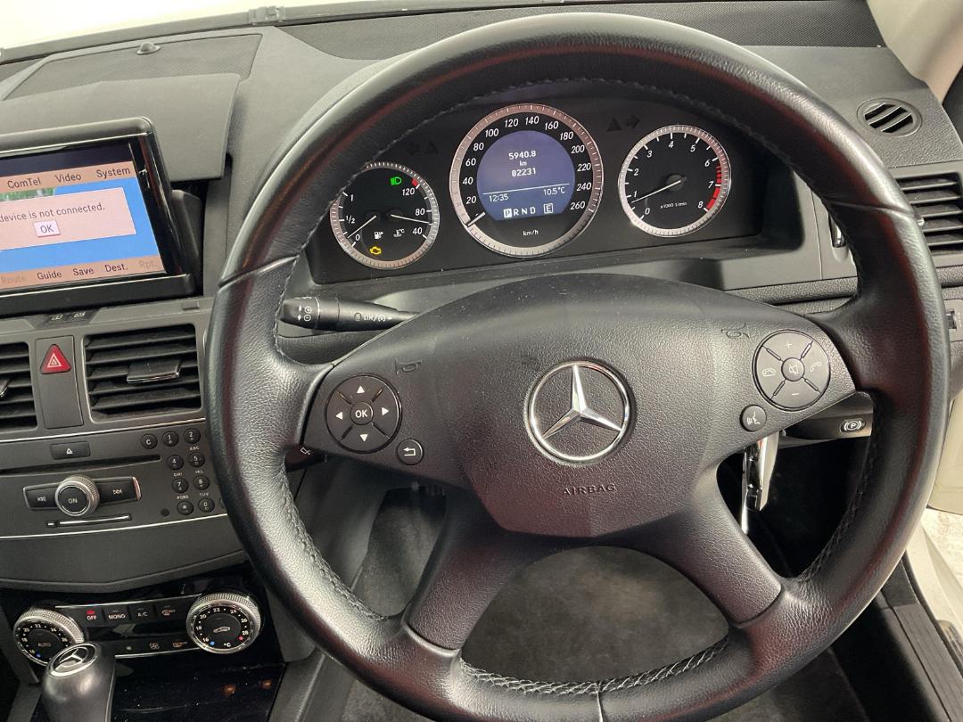 Photo '24' of Mercedes-Benz C200 Photo '24' of Mercedes-Benz C200