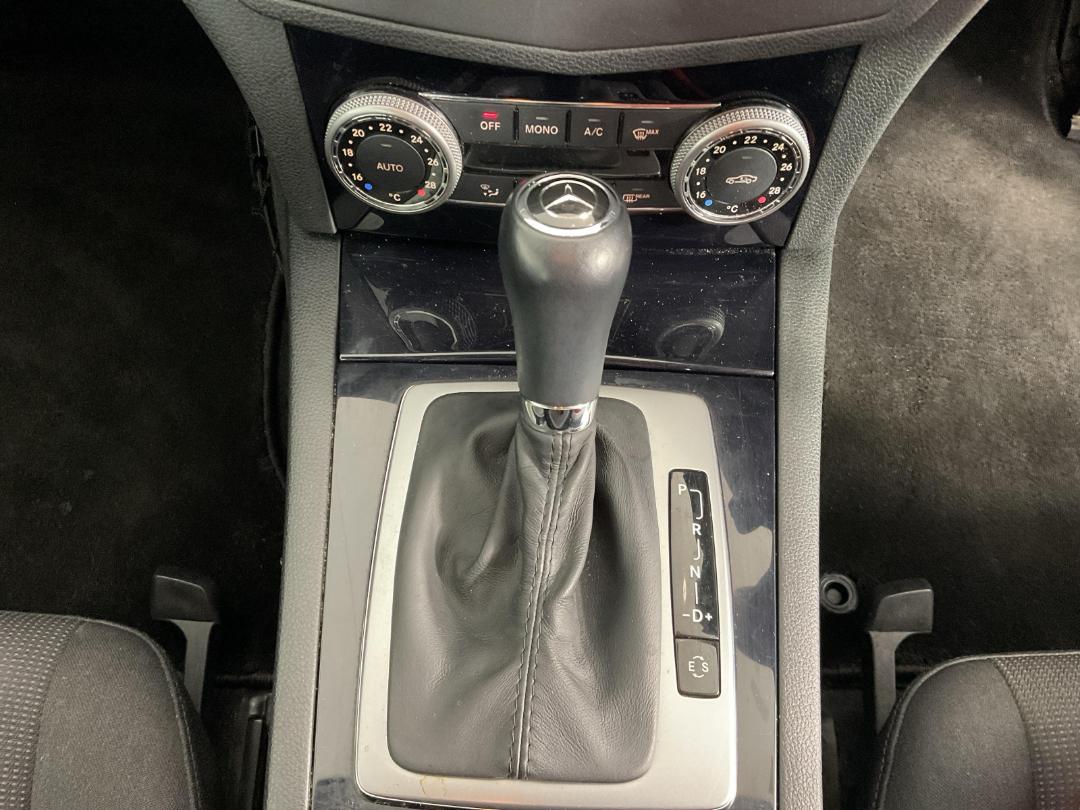 Photo '26' of Mercedes-Benz C200 Photo '26' of Mercedes-Benz C200