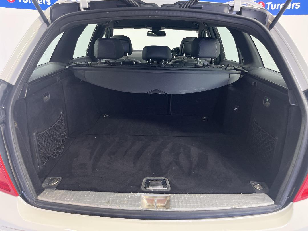 Photo '14' of Mercedes-Benz C200