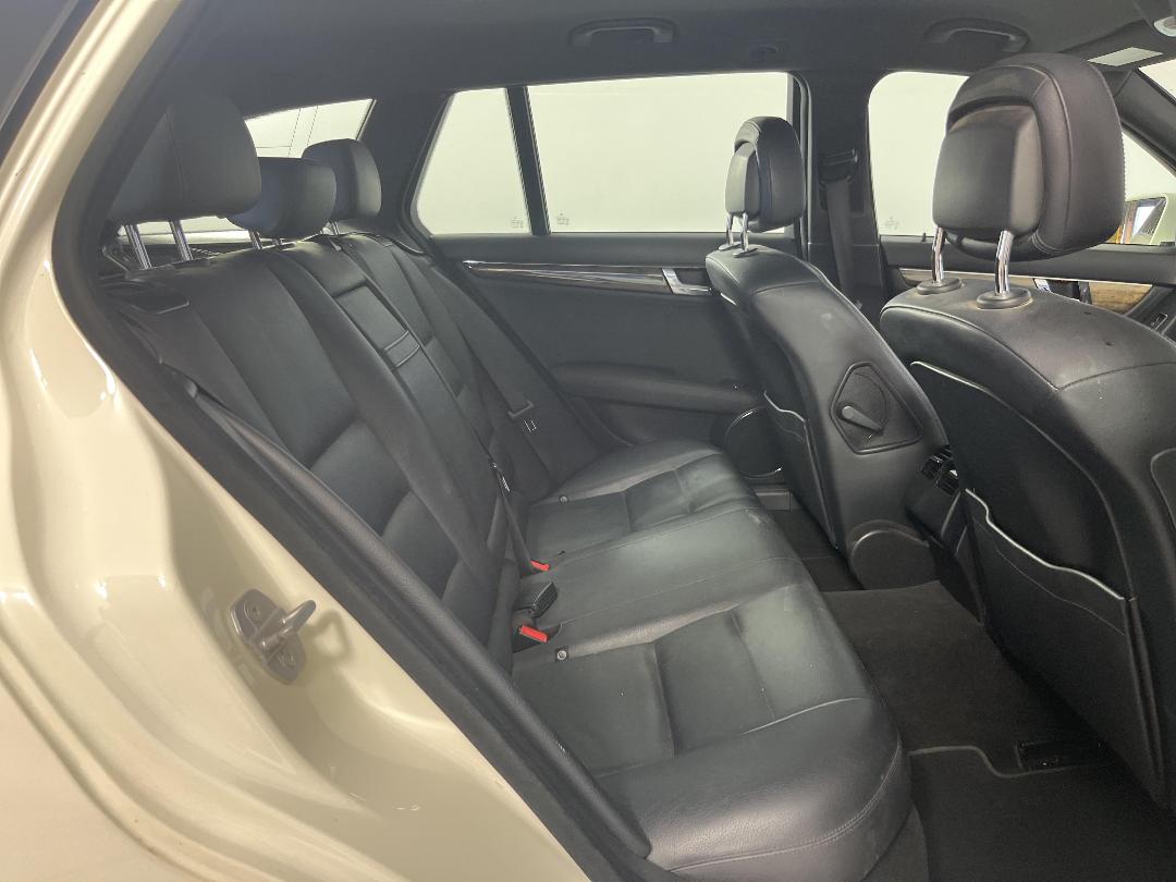 Photo '20' of Mercedes-Benz C200