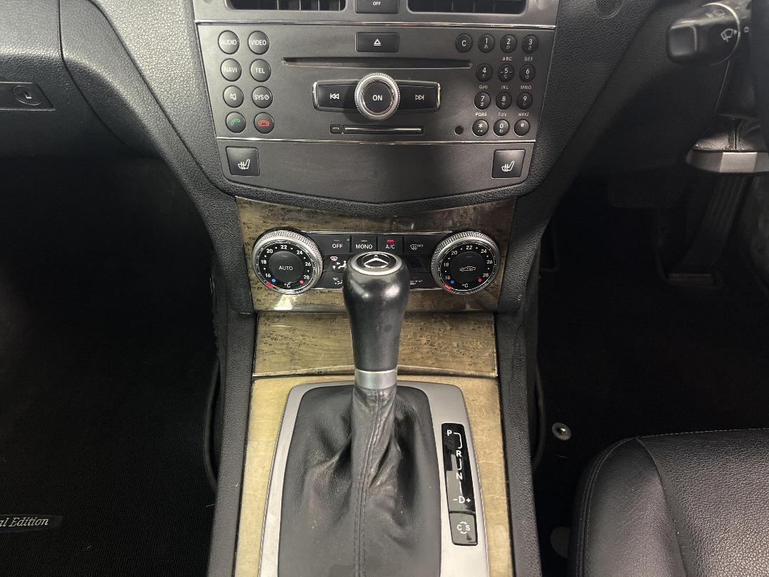 Photo '18' of Mercedes-Benz C200