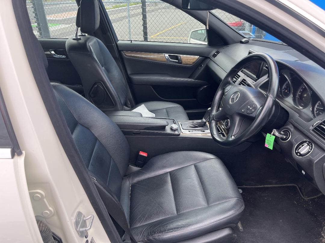 Photo '5' of Mercedes-Benz C200