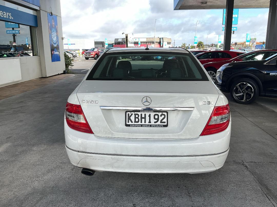 Photo '8' of Mercedes-Benz C250