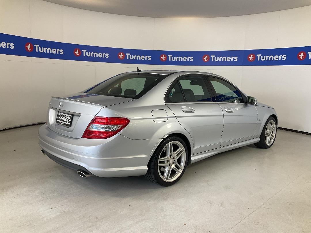 Photo '7' of Mercedes-Benz C300