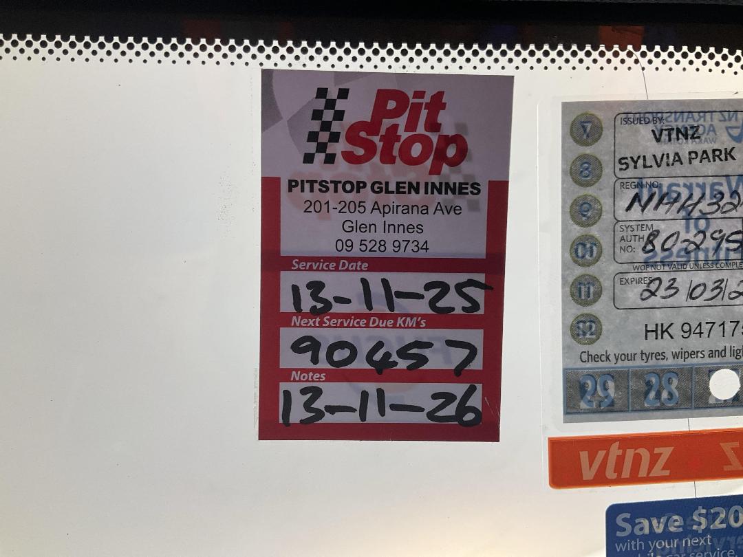 Photo '24' of Mercedes-Benz C300