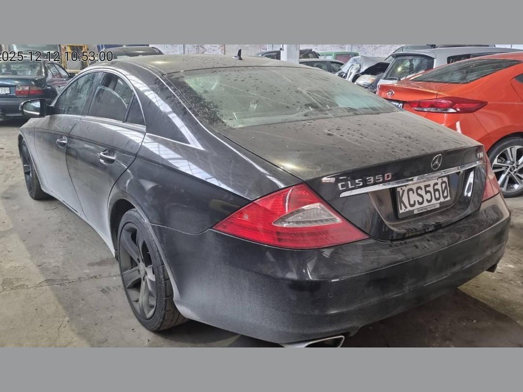 Photo '4' of Mercedes-Benz CLS 350 Photo '4' of Mercedes-Benz CLS 350