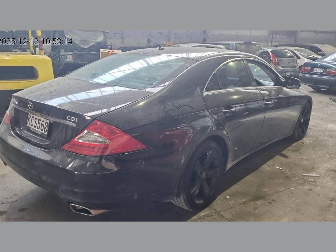 Photo '6' of Mercedes-Benz CLS 350 Photo '6' of Mercedes-Benz CLS 350