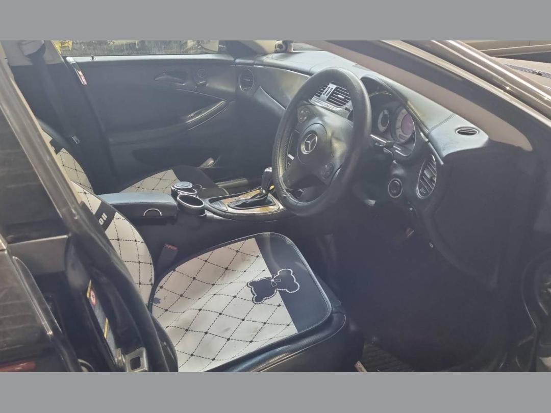 Photo '8' of Mercedes-Benz CLS 350 Photo '8' of Mercedes-Benz CLS 350