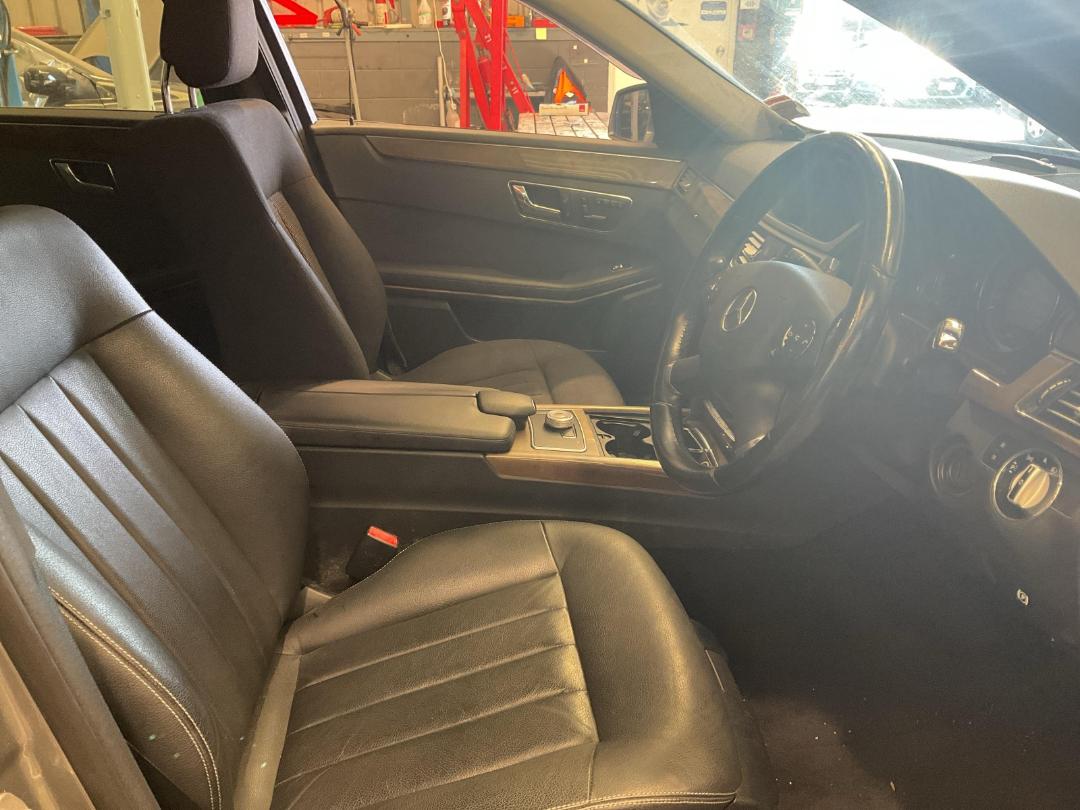 Photo '6' of Mercedes-Benz E300 Photo '6' of Mercedes-Benz E300