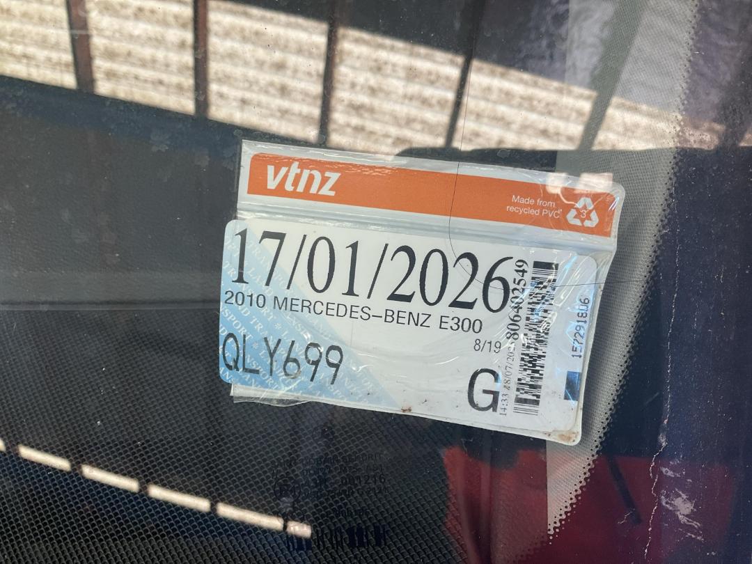 Photo '12' of Mercedes-Benz E300 Photo '12' of Mercedes-Benz E300