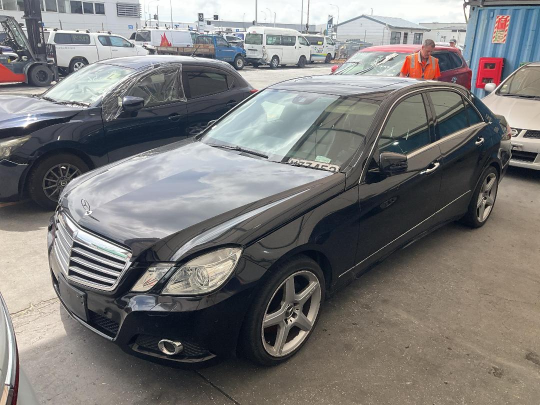 Photo '3' of Mercedes-Benz E350 Photo '3' of Mercedes-Benz E350