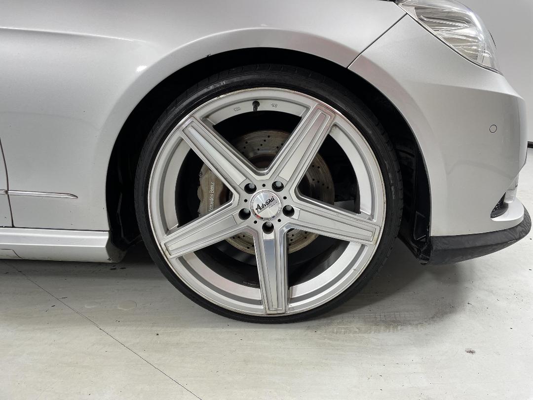 Photo '9' of Mercedes-Benz E550