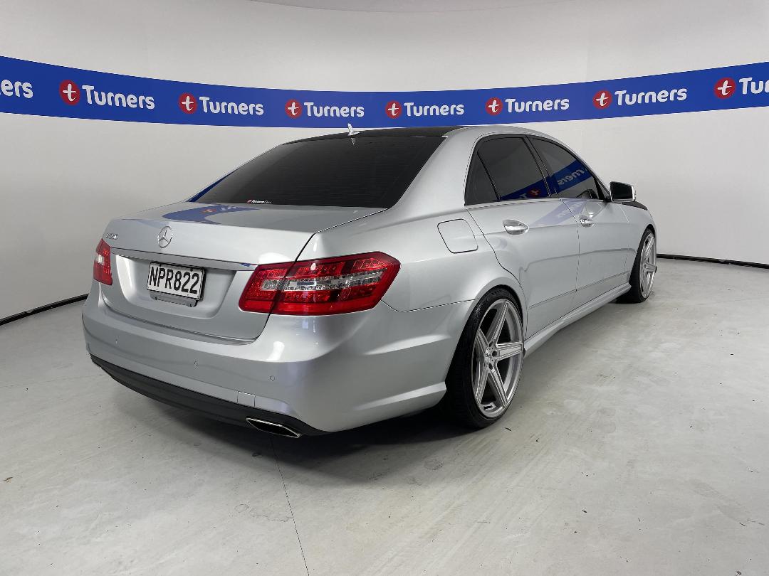 Photo '7' of Mercedes-Benz E550