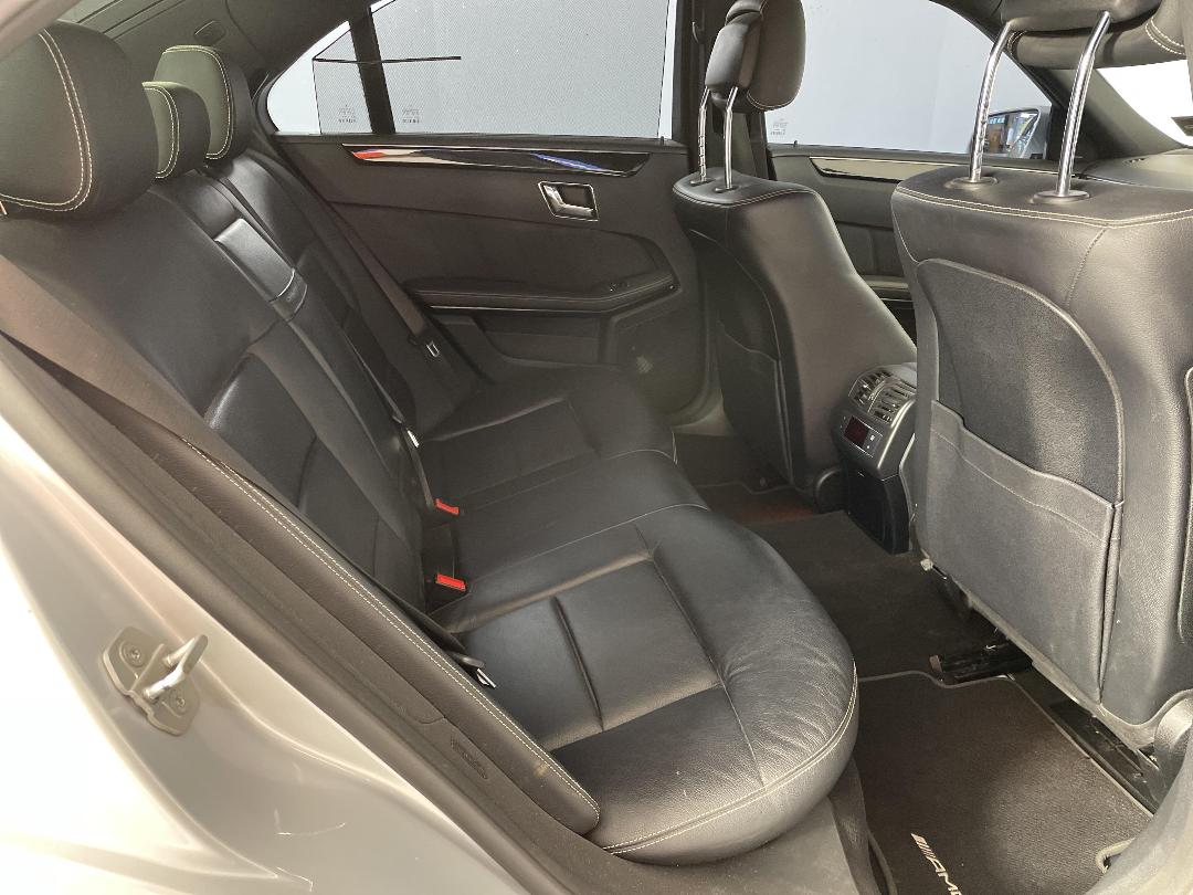 Photo '20' of Mercedes-Benz E550