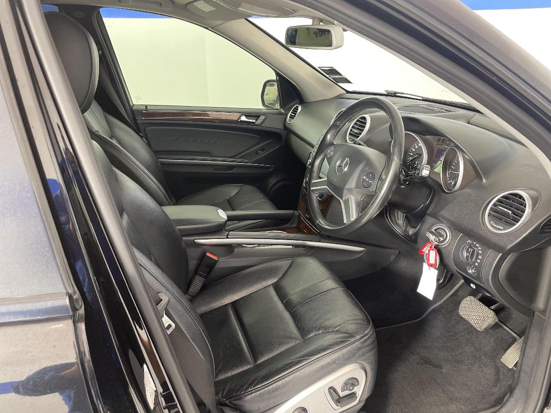 Photo '16' of Mercedes-Benz M-Class Photo '16' of Mercedes-Benz M-Class