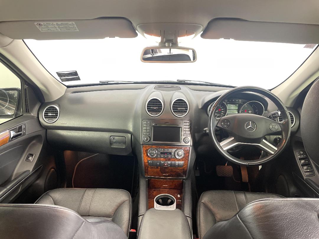 Photo '17' of Mercedes-Benz M-Class Photo '17' of Mercedes-Benz M-Class