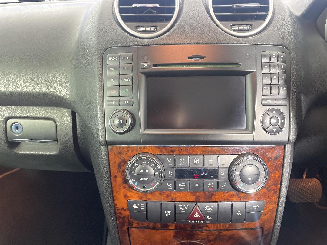 Photo '23' of Mercedes-Benz M-Class Photo '23' of Mercedes-Benz M-Class