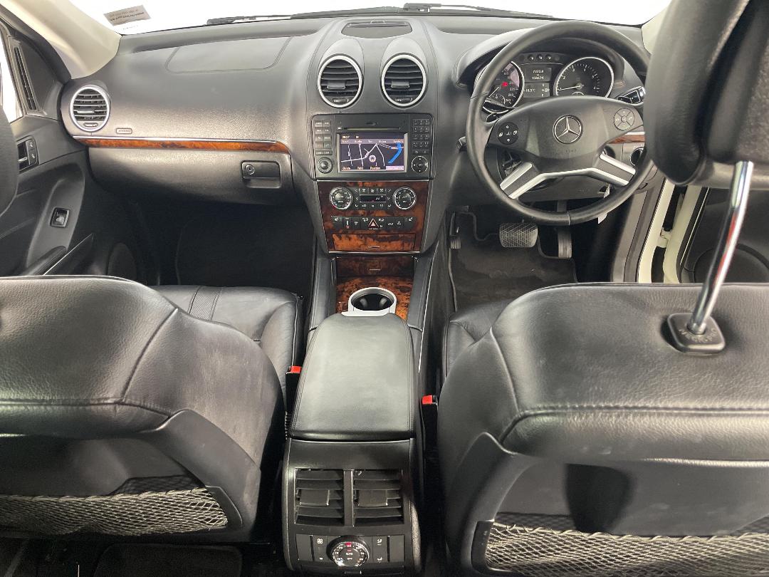 Photo '18' of Mercedes-Benz M-Class Photo '18' of Mercedes-Benz M-Class