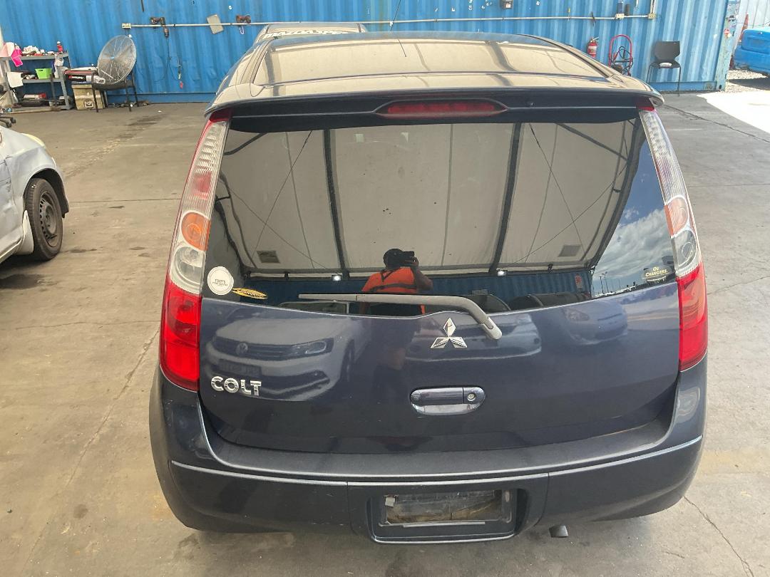 Photo '10' of Mitsubishi Colt Photo '10' of Mitsubishi Colt