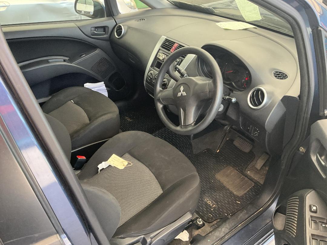 Photo '17' of Mitsubishi Colt Photo '17' of Mitsubishi Colt